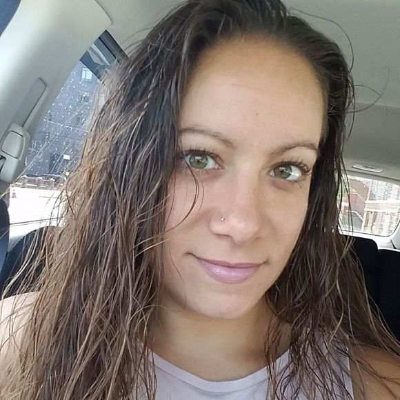 Meet your Posher, Lori - Picture 1 of 1